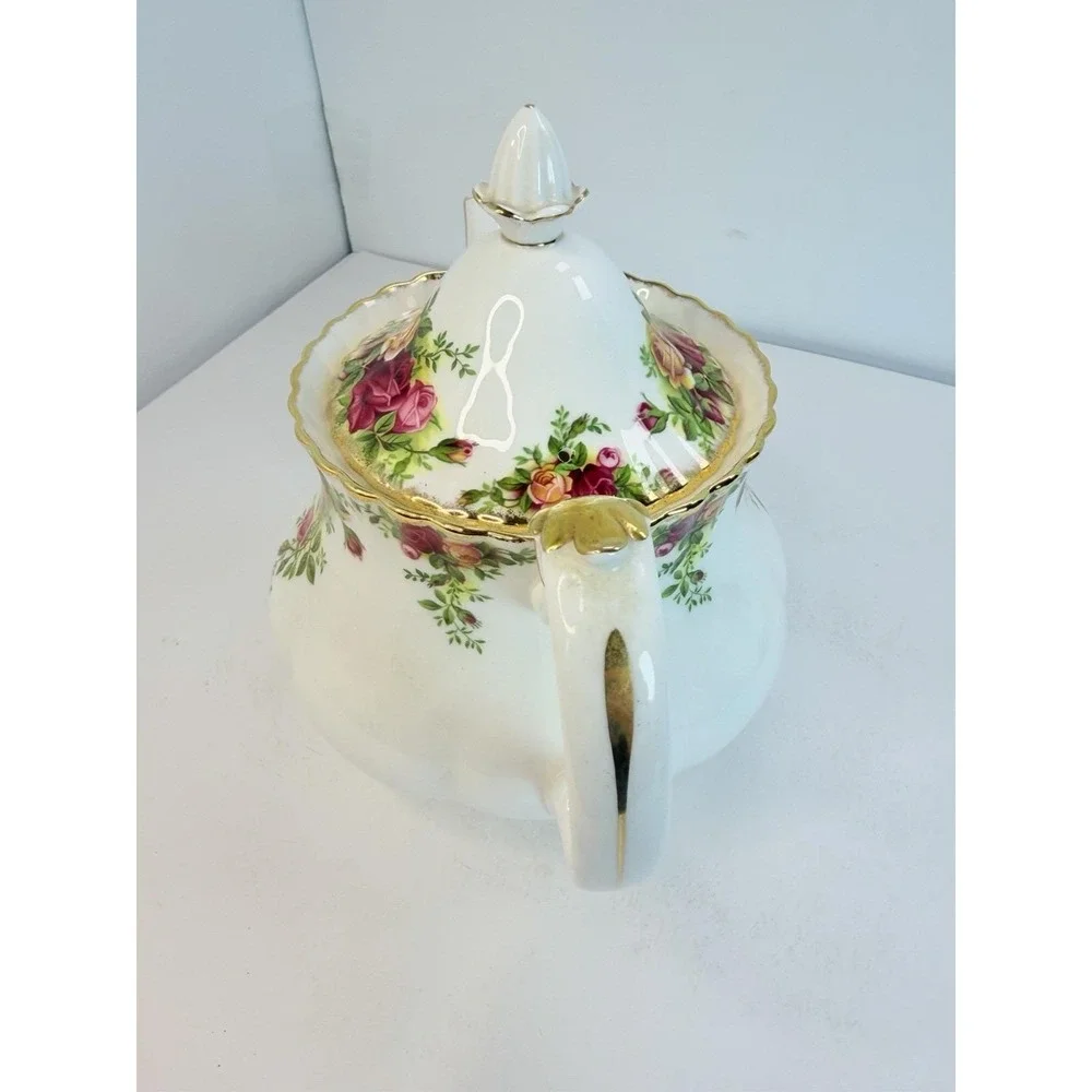 Royal Albert Old Country Roses Tea Pot With Lid Gold Trim 1962